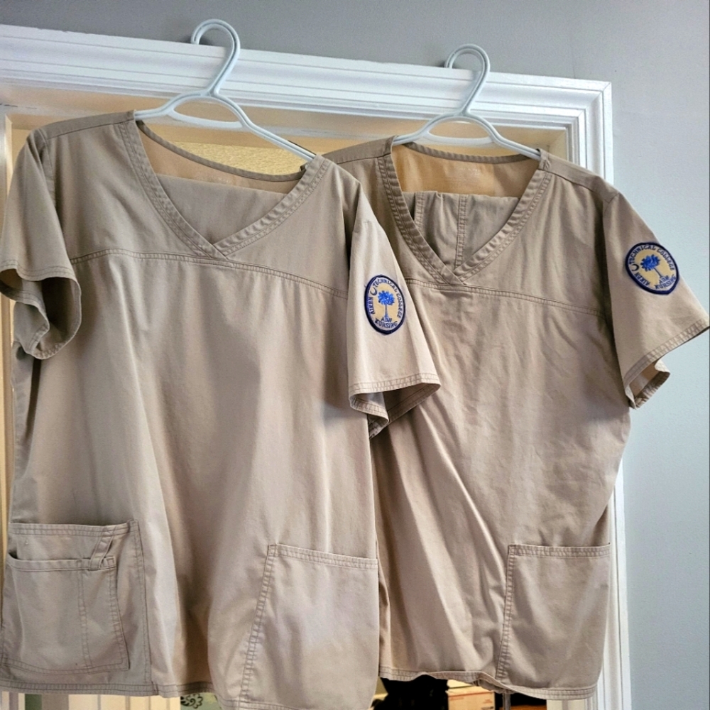 *6 items* Scrub Tops & pants without patches XL